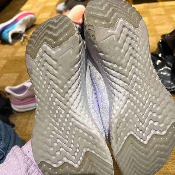 Nike Lavender Knit Sneakers - Picture 3 of 3